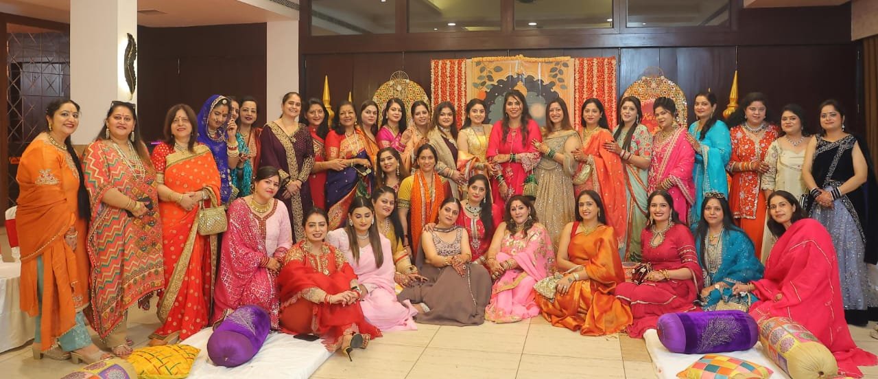 . “उर्वशी दत्त बाली की मौजूदगी में सजी काशीपुर की रॉयल करवा चौथ नाइट — परंपरा, सौंदर्य और आस्था का संगम”